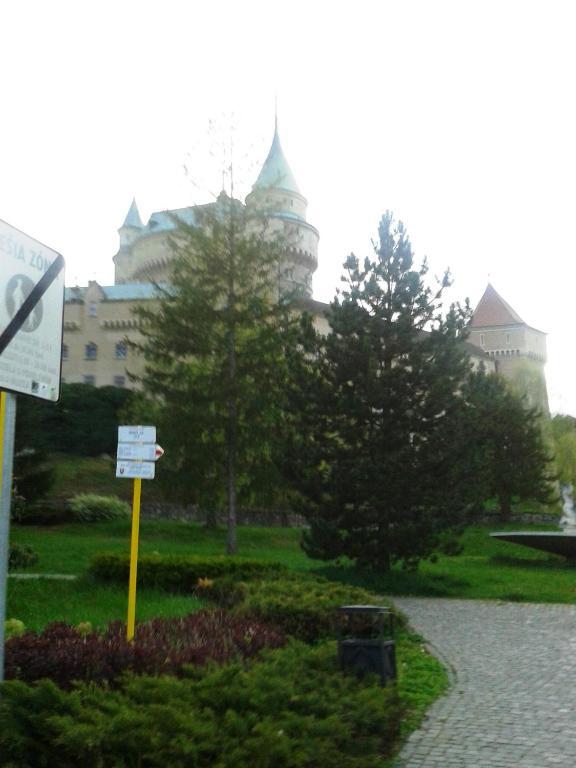 Ubytovanie V Sukromi Haragova Bojnice Bagian luar foto